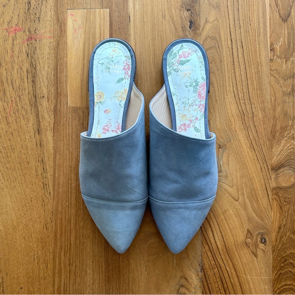 Johnston & Murphy. Size 7 women’s mule. Light Blue - Picture 1 of 3